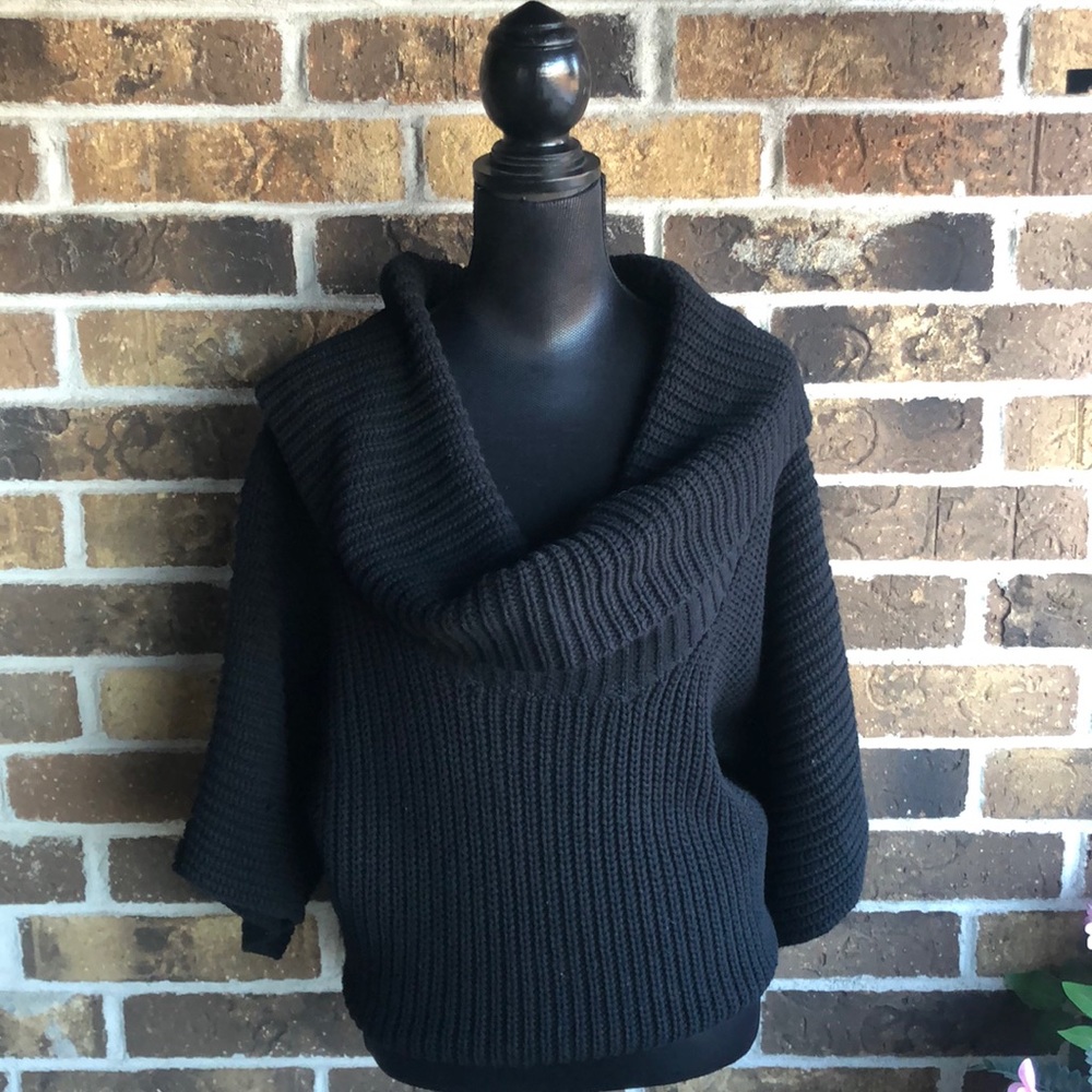 EXPRESS CHUNKY KNIT OVERSIZED CROPPED SWEATER Black - Picture 1 of 7